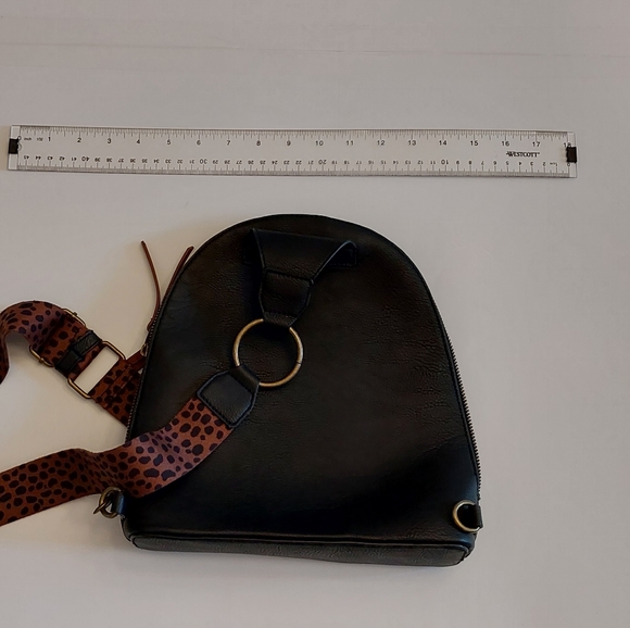 Universal Thread Cross Body Cheetah Print/Black Bag - Picture 2 of 5